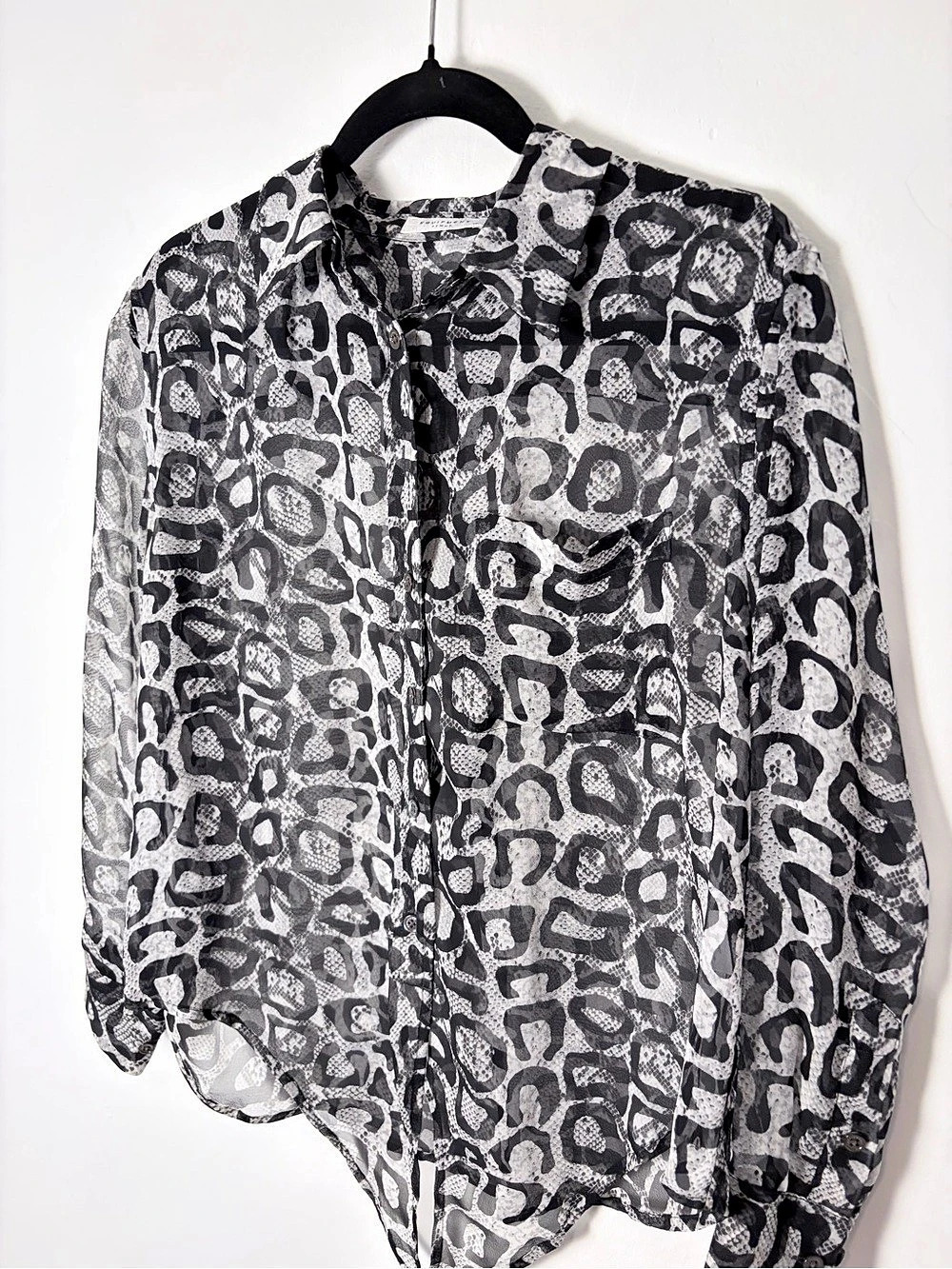 Equipment Femme Silk Leopard Print Button Down Blouse XS